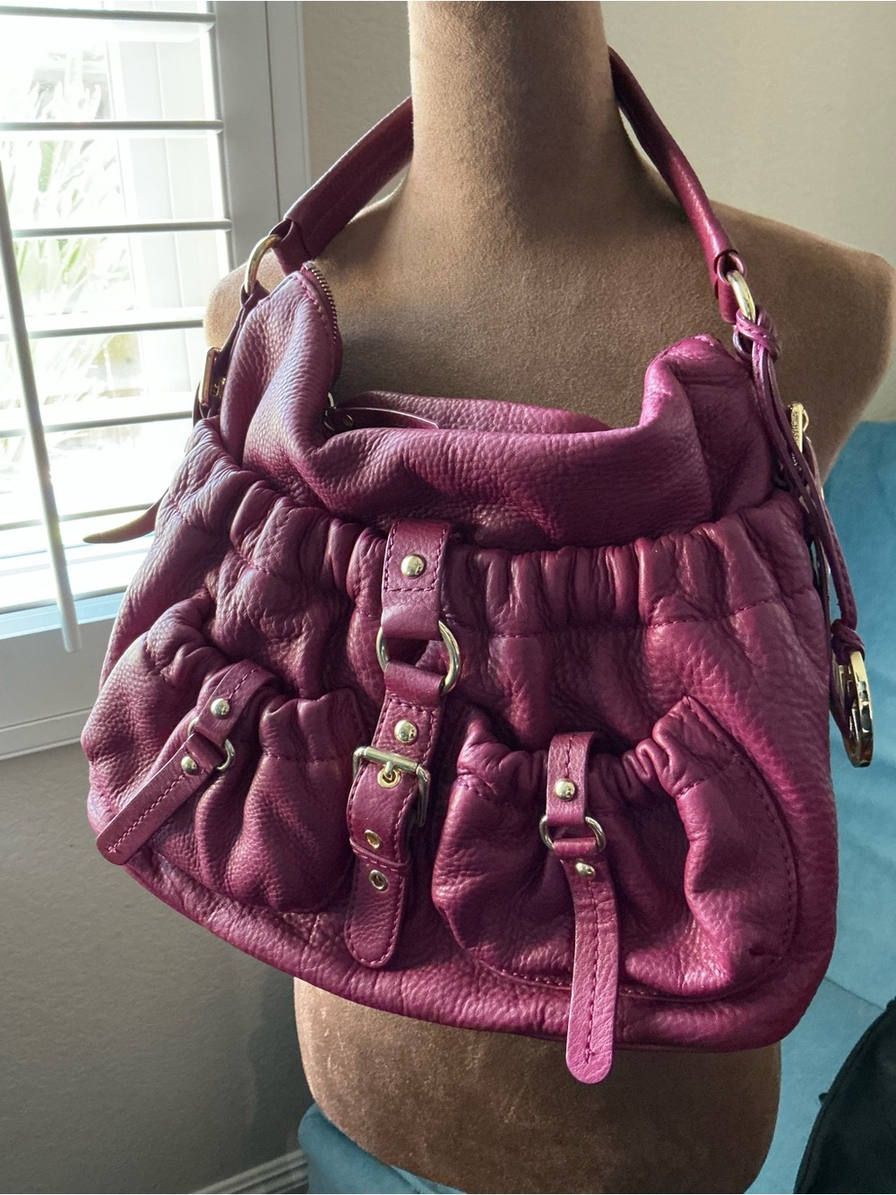 Michael Kors Jennings Bag in magenta with gold hardware
